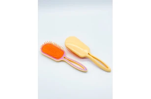 pieptene simplu in assortiment 00024